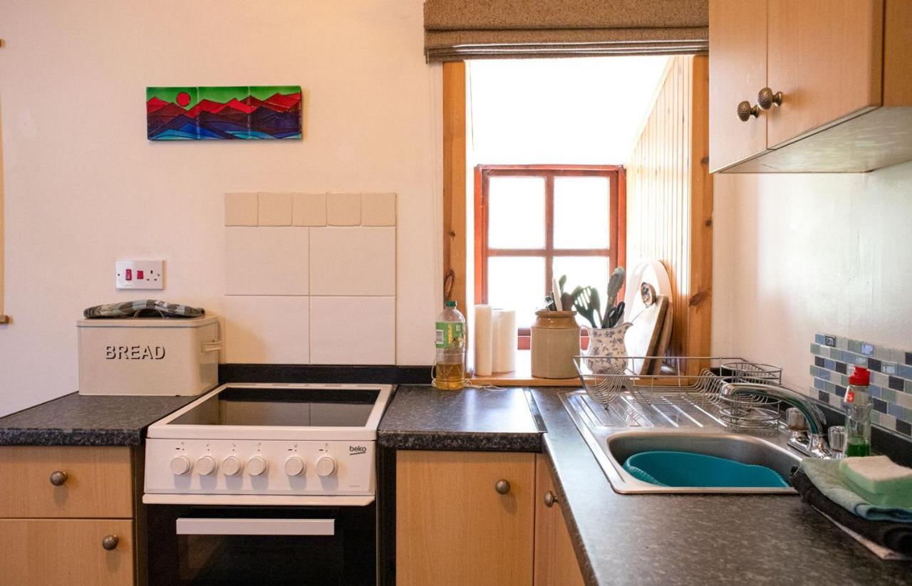 Half Of 12 Camustianavaig Holiday home