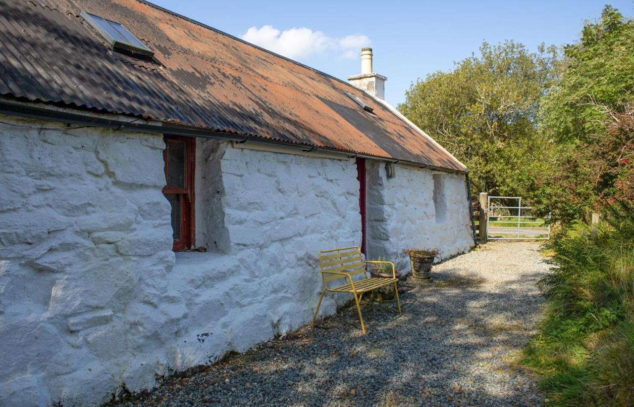 Half Of 12 Camustianavaig Holiday home